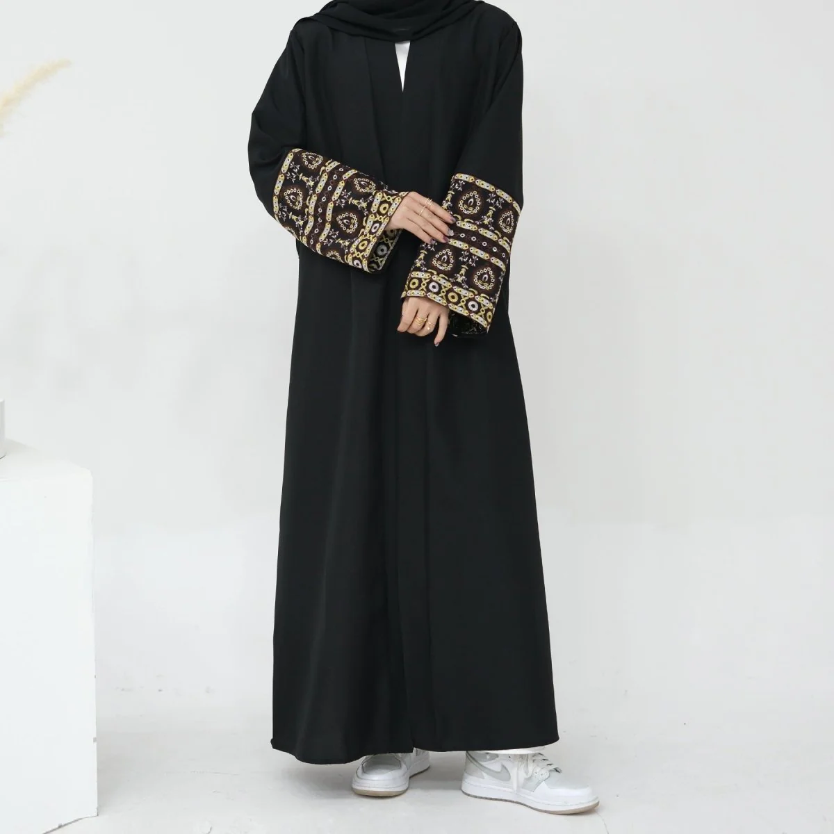 Exquisite Embroidery Set Open Abaya (MOA039) - Image 10