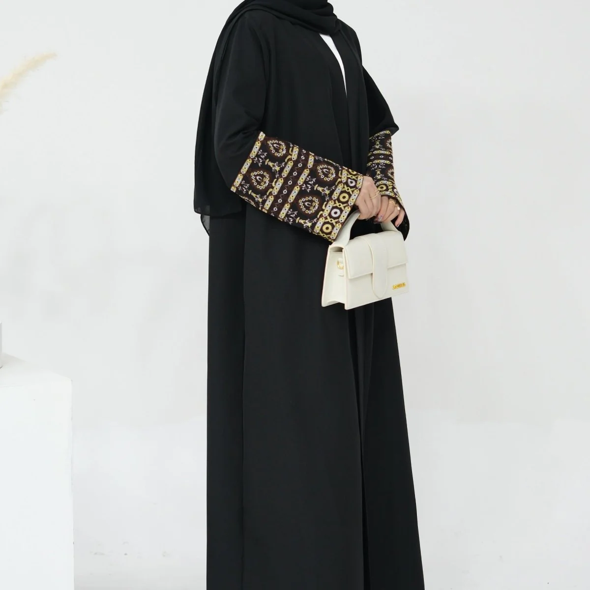 Exquisite Embroidery Set Open Abaya (MOA039) - Image 11