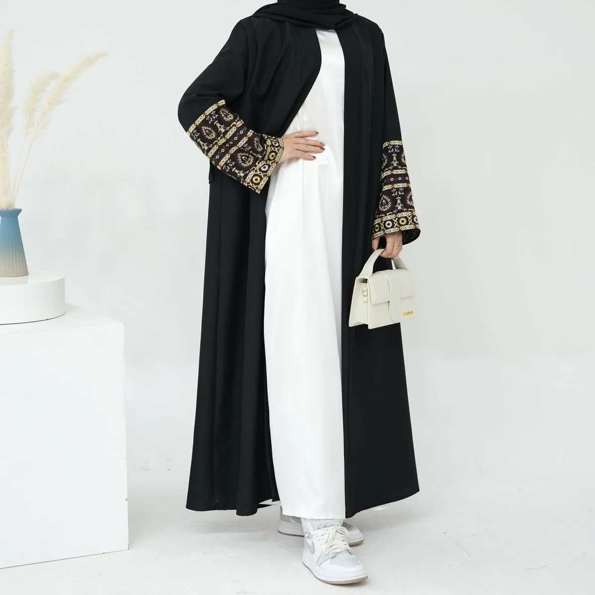 Exquisite Embroidery Set Open Abaya (MOA039) - Image 12